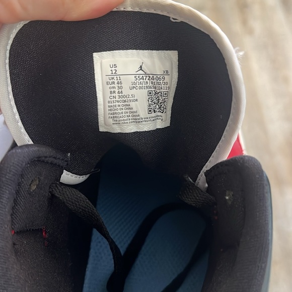 The Jordan 1 Mid Chicago Toe - Picture 3 of 5